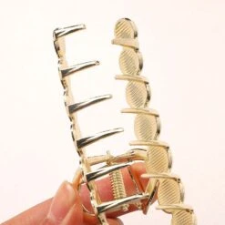 Becca Hair Clip -Mode- En Schoonheidswinkel https media prod eu 1.mirakl.net SOURCE 474e3158b1354cf680a9983b2567ae1f